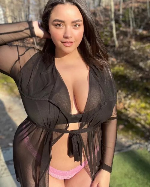 Do you like this outfit on me?