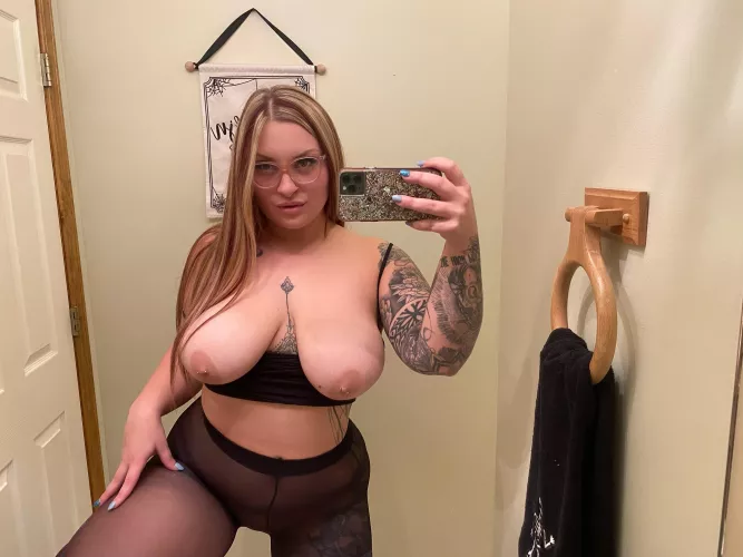 Do you like what you see? 😈💕