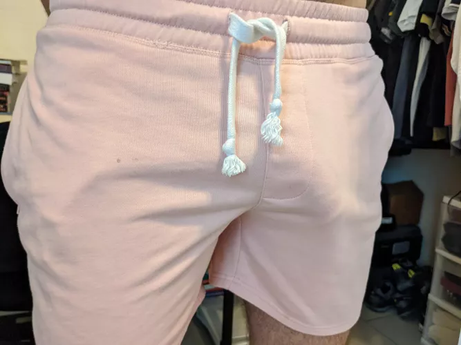 Do you think my friend will notice if I meet him like this?