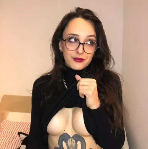 Do you use your shirt to clean your glasses? Bad habit…