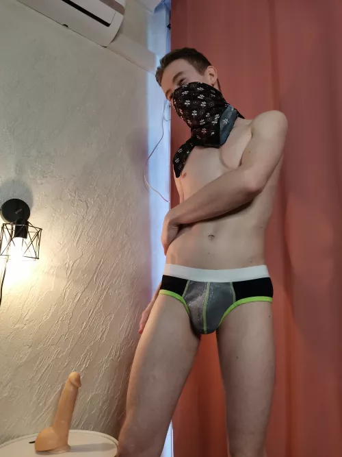 Do you want to see how I play with him?