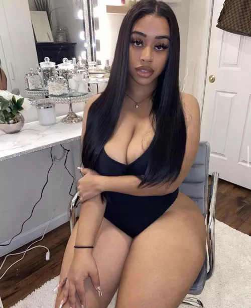 Does anyone know who this is or encountered her ?