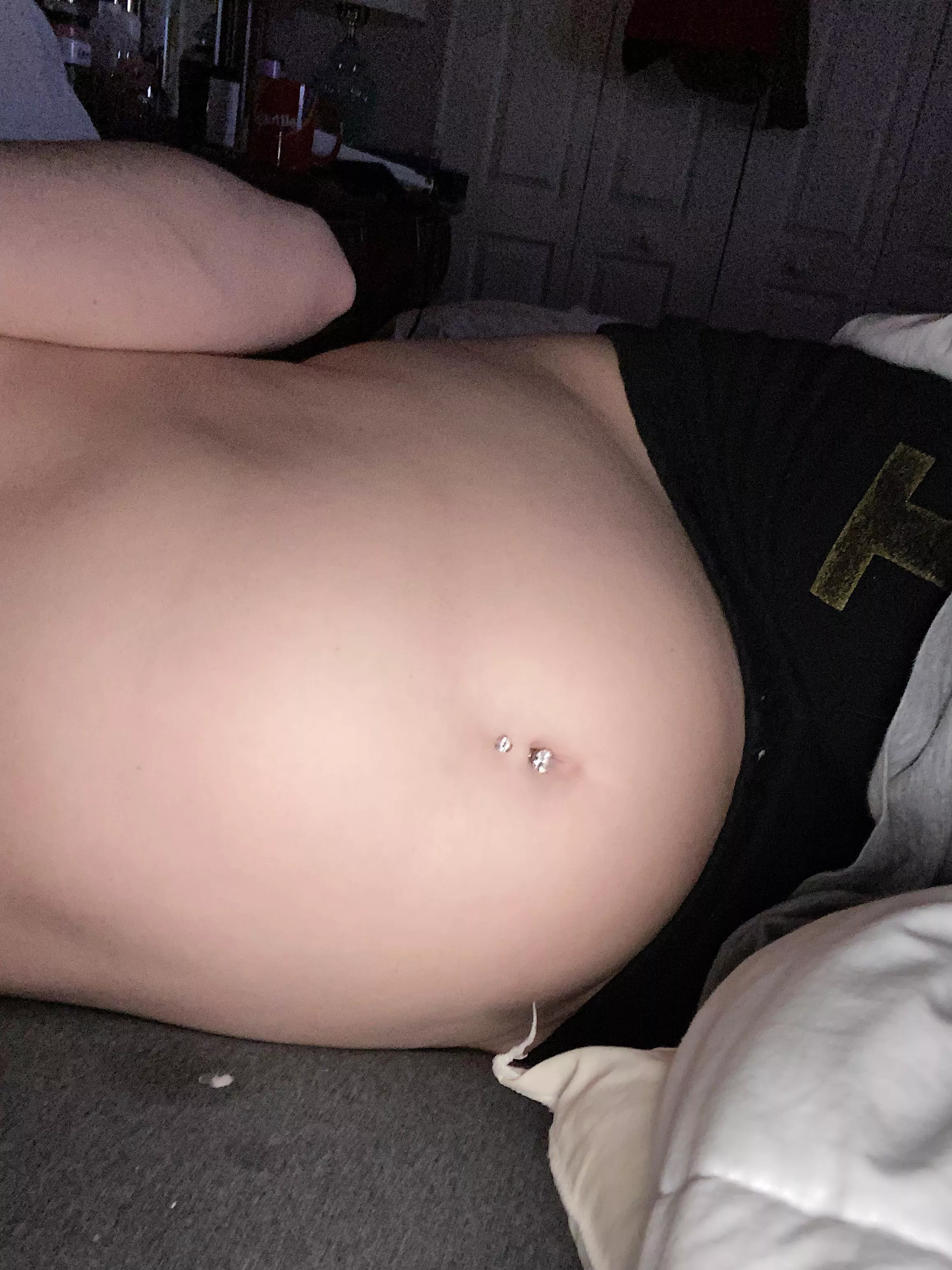 does my belly look big?👀