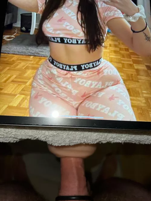 Doing fleshlight fuck tributes. Hit me up via dm 🍆