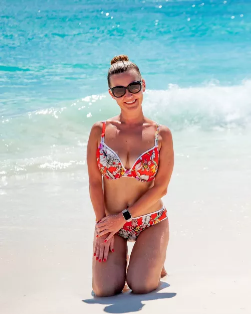 Dominicana👩Loscheva👙Red classic bikini with Flowers print