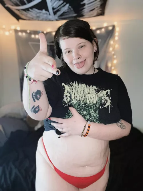 [Domme] Hands up and get down on your knees! To worship and adore me 🖤😈