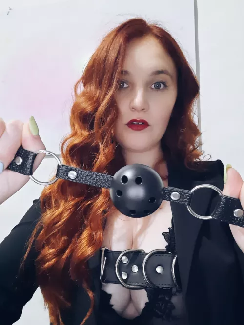 [domme] today is a good saturday to start drooling little doggy!