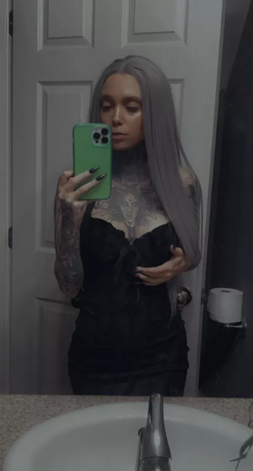 Dracula’s wifeyy .