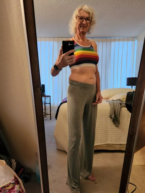 Early start for work tomorrow, so goodnight from Auntie Lynda 😘🥰