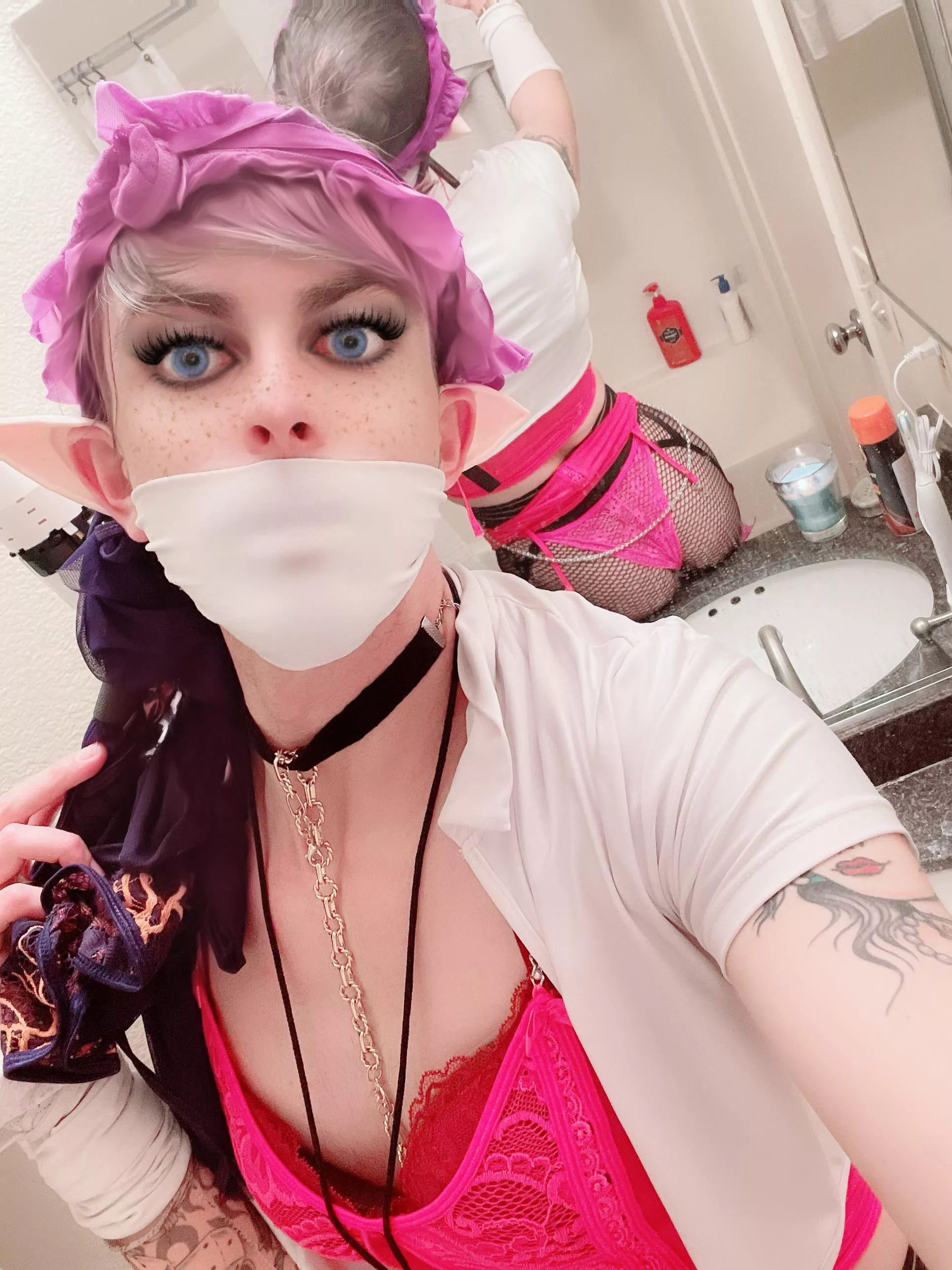 Elf in Pink