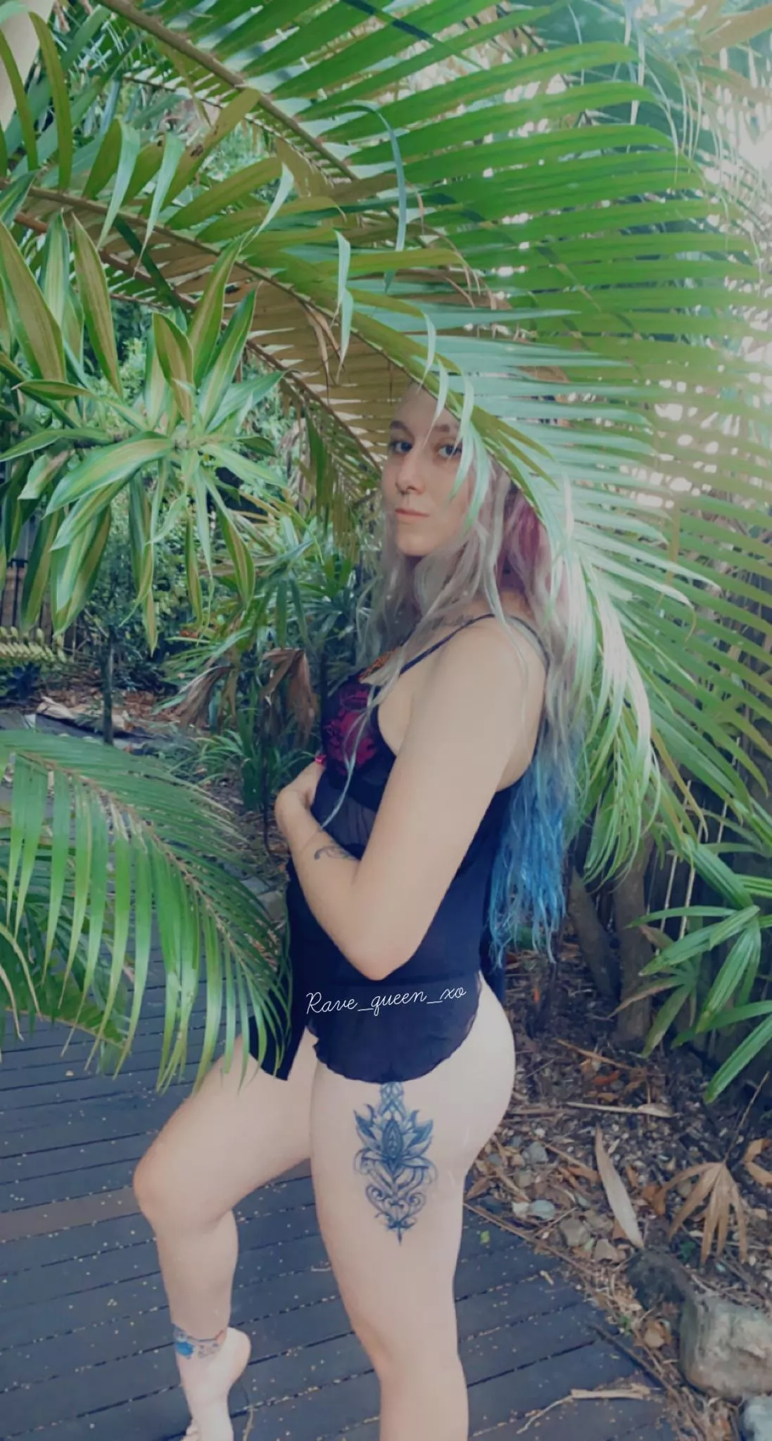 Enjoying my garden 🥰🌿