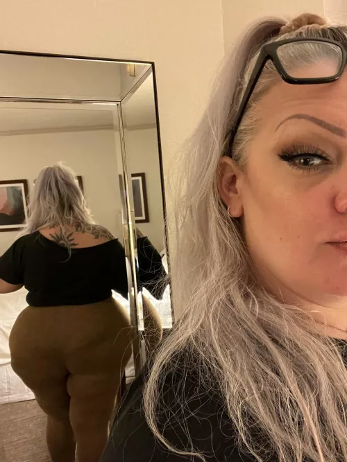 Even with clothes on, you can tell I’m built to fuck 😈