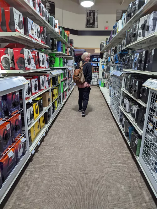 Exposing the cake on my cake day 😜🎂