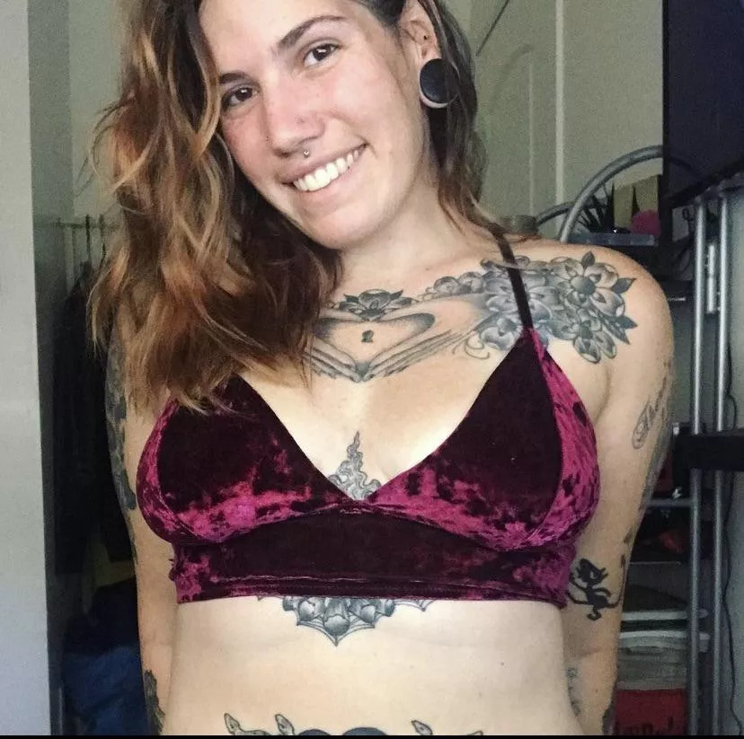 🤠 [f]