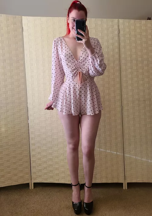 [F] found a cute VS romper that's easy to pull down for some fun 🤍