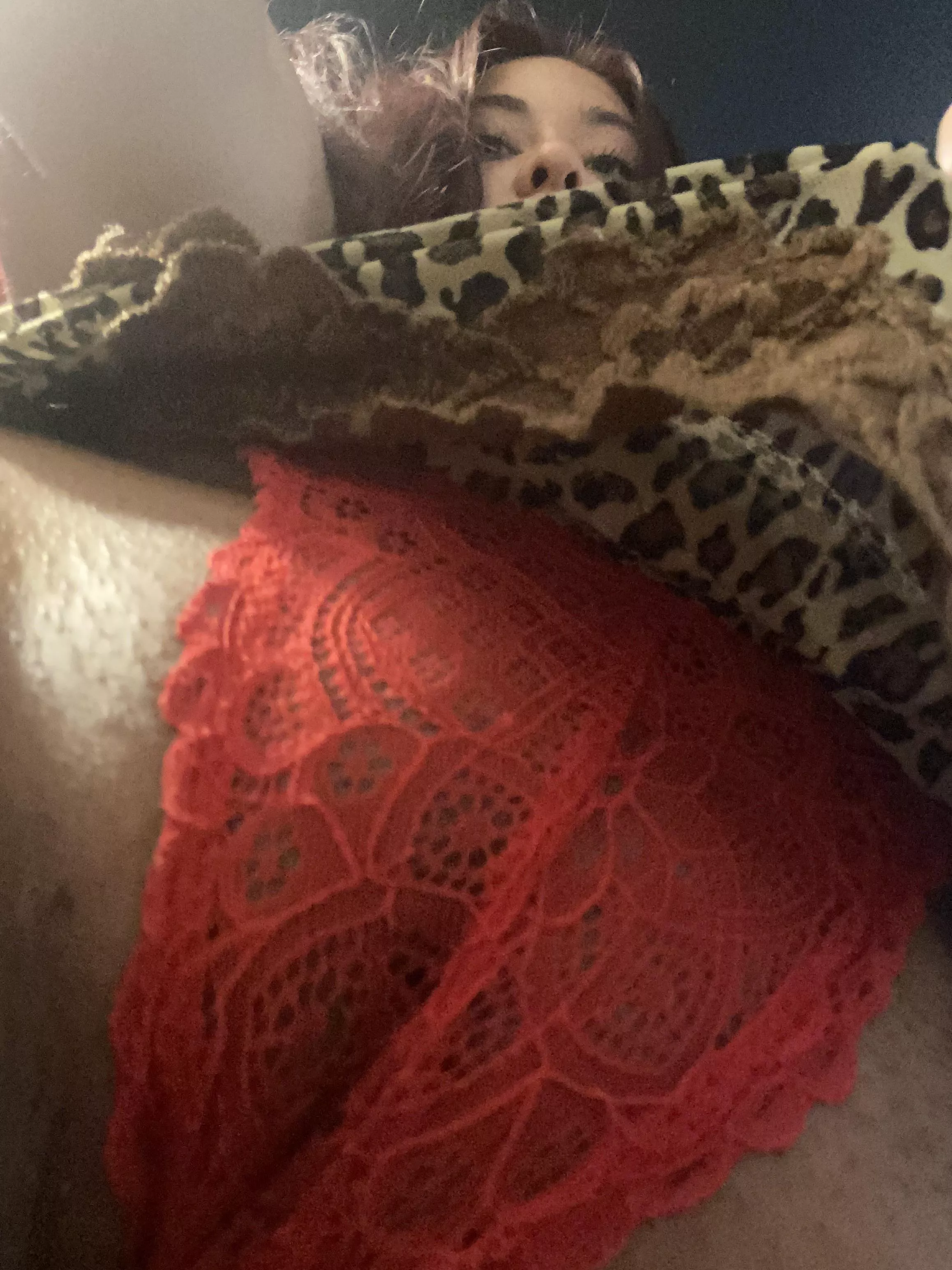 [F] that red thong in my pussy🥺
