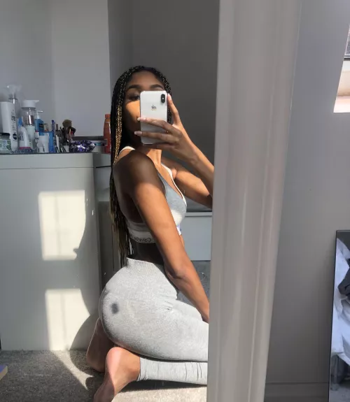 [F] who doesn’t love gym leggings