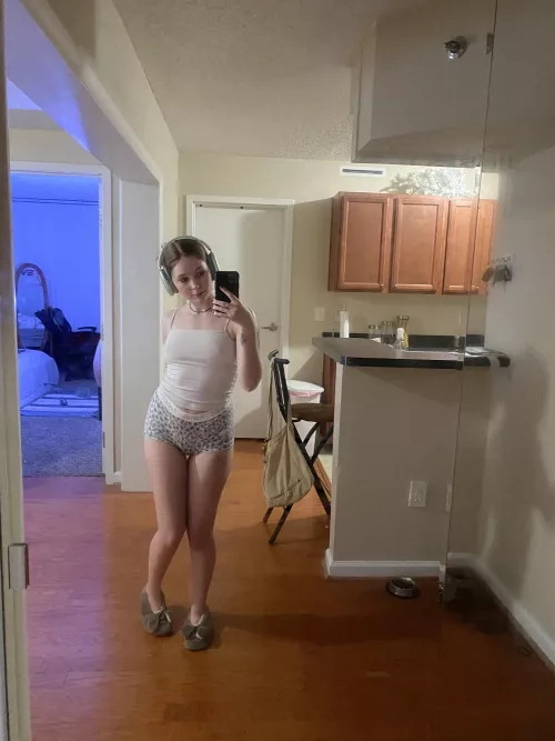 [f23] your friendly neighborhood cat lady ☺️