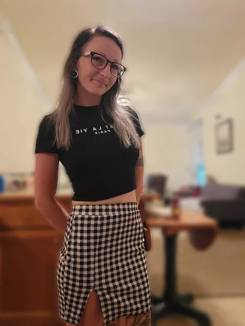 F(32) 4'10 #tinathealpaca