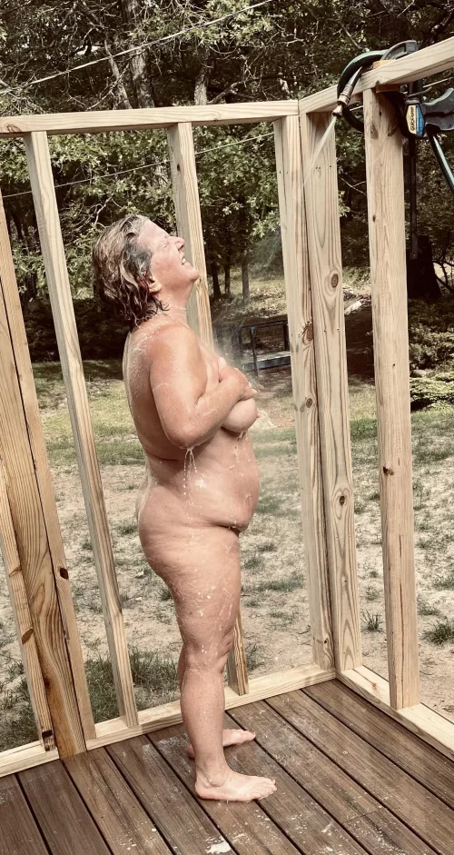 F59 5’2” 170 Loving my new outdoor shower!!!