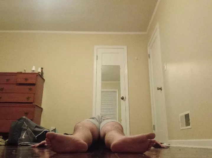 fainted chubby feet