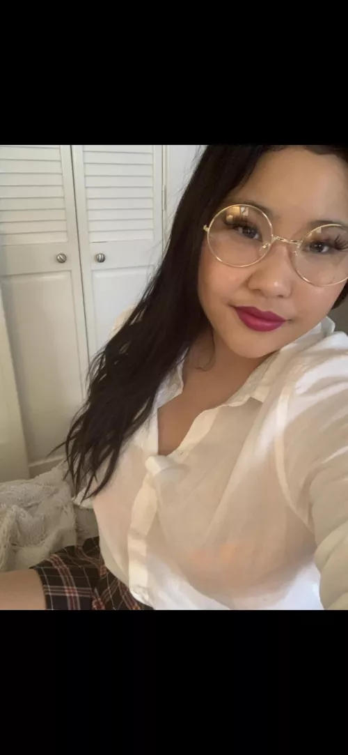 Fallout NV has a fantastic soundtrack 👍🏻 I recommend it