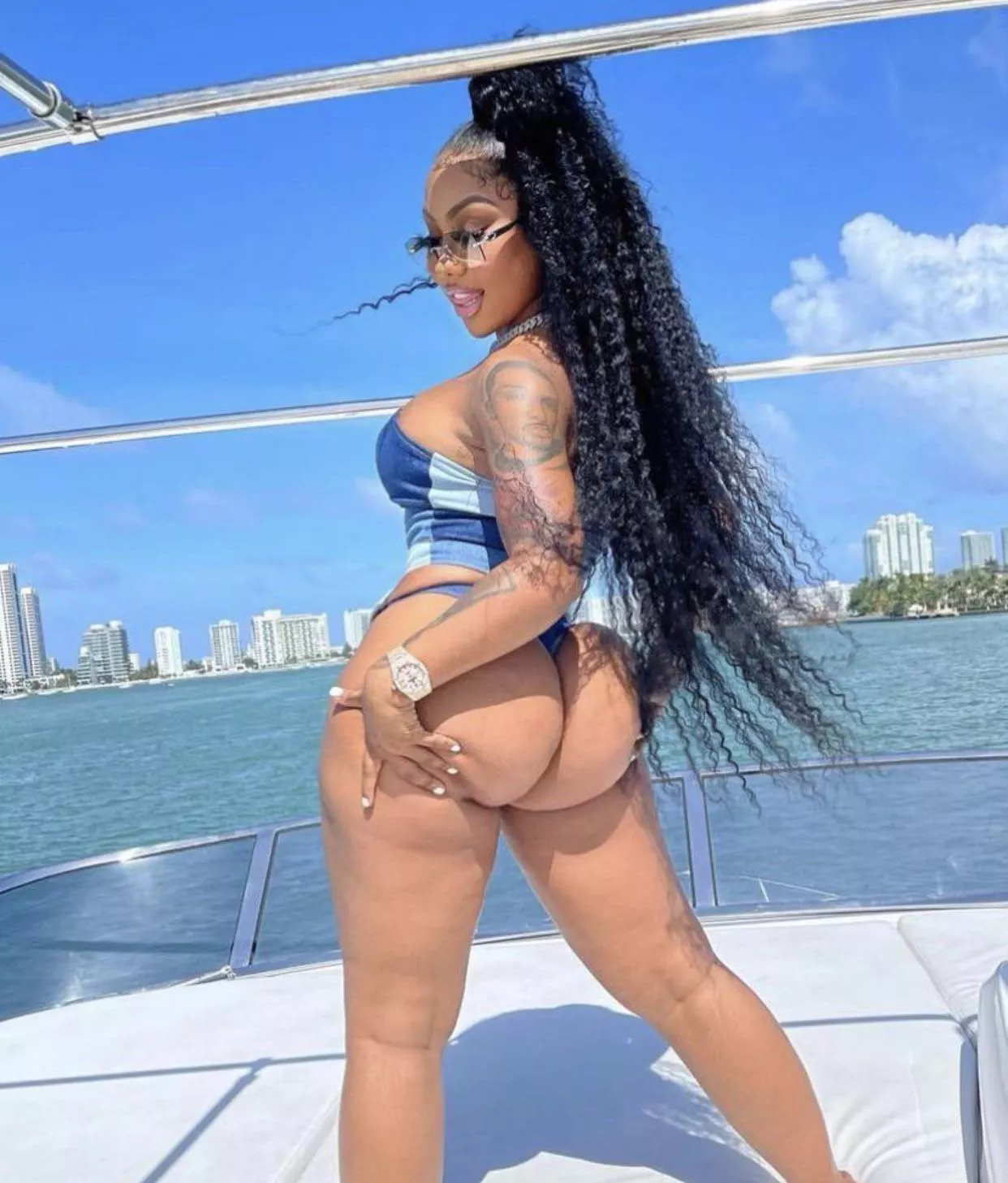 FAMOUS IG THOT