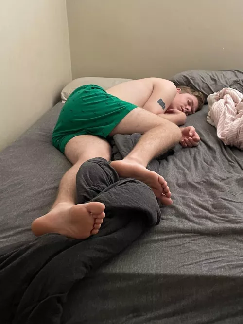 Feel free to jizz on my bare feet while I’m sleeping! 😇😛😚