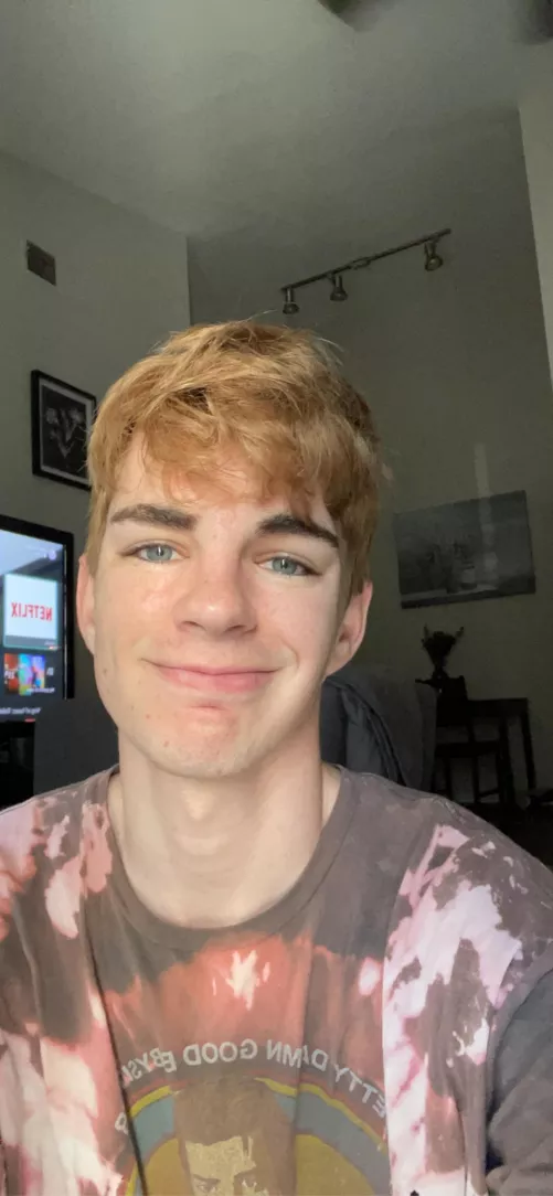 Feel like I always try to post all cute, so heres me barely getting up for the day 🤪