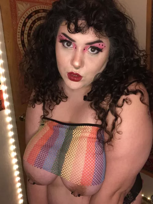 Feeling pretty and playful~ let’s have fun