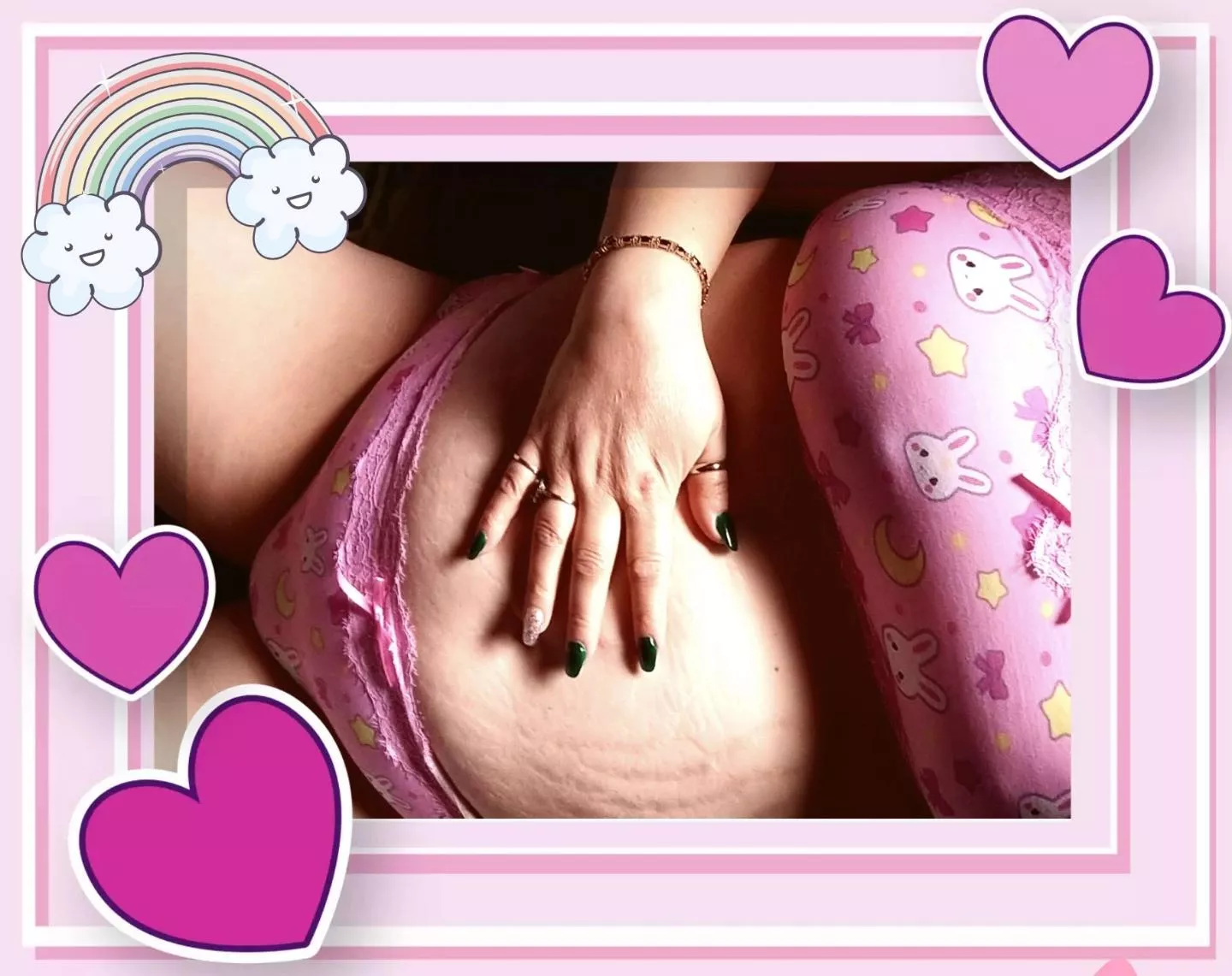 Feeling so self conscious. How do other non tiny mom's in this LS get passed feeling gross about themselves in little outfits? Feeling so self conscious. How do other non tiny mom's in this LS get passed feeling gross about themselves in little outfits?