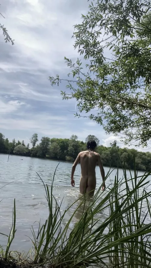 Finally found a place to be for myself. There were other people but everyone minded their own business😄