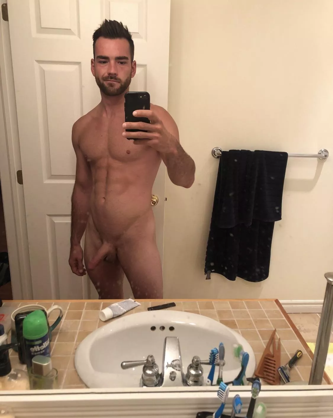First pic, sry if it sucks 😅