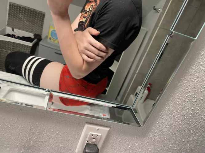 First post and kinda nervous how do my thigh high socks look?🥺