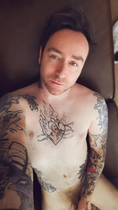 First post here be kind pls 🤗😳