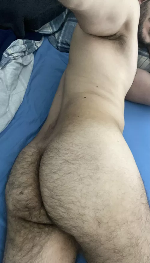 First time here! Thumbs up for more of this furry one 😅