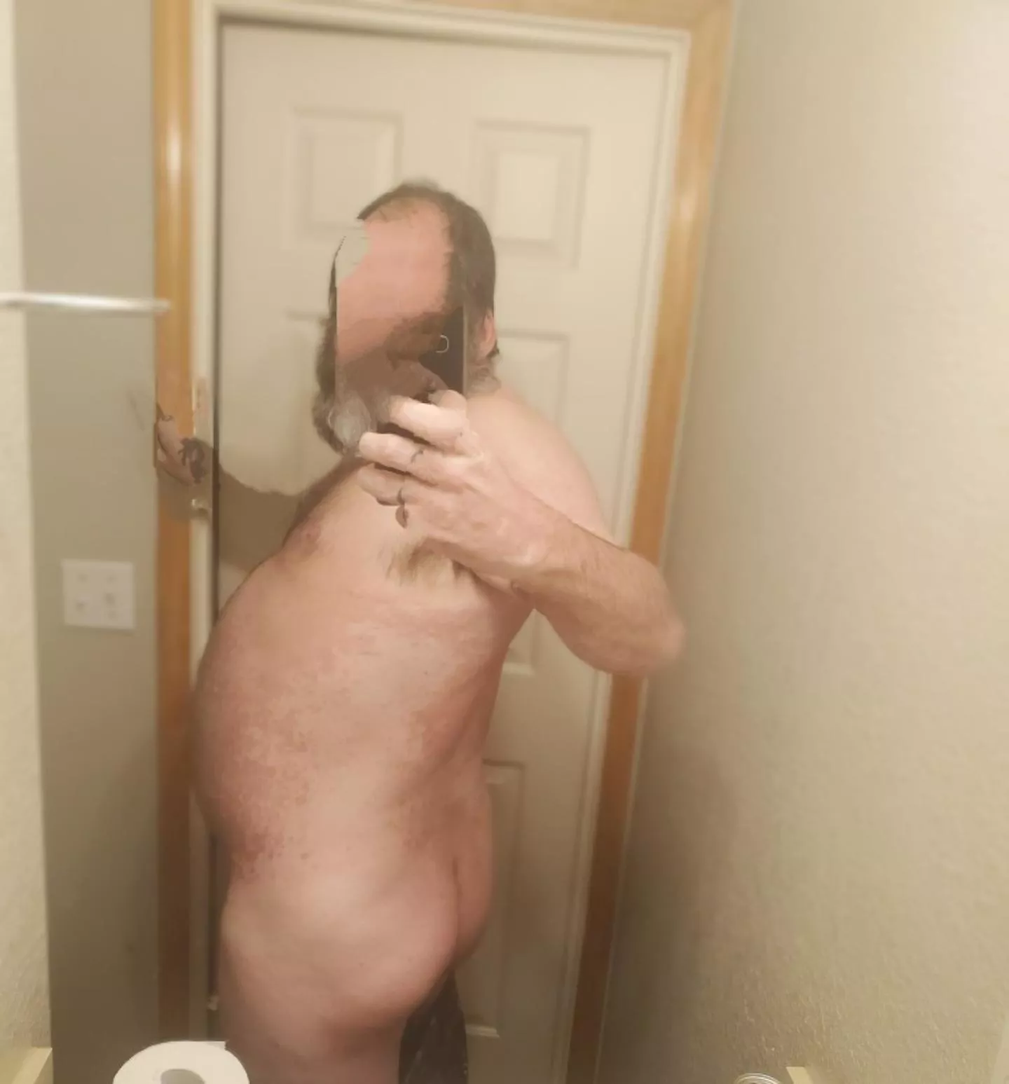 First timer wanting to experience something new. Not sure if I qualify as a bear or not. If y'all like I'll take more and get them better! First timer wanting to experience something new. Not sure if I qualify as a bear or not. If y'all like I'll take more and get them better!