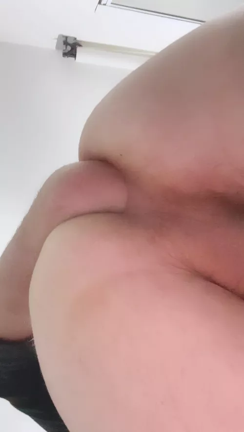 Fist my hole deep 🤜🏻