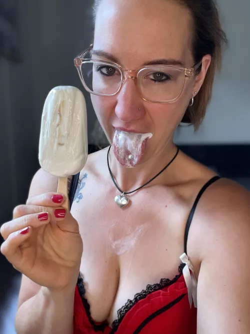 Food needs to be enjoyed to the fullest like all simple things in life 😈💦