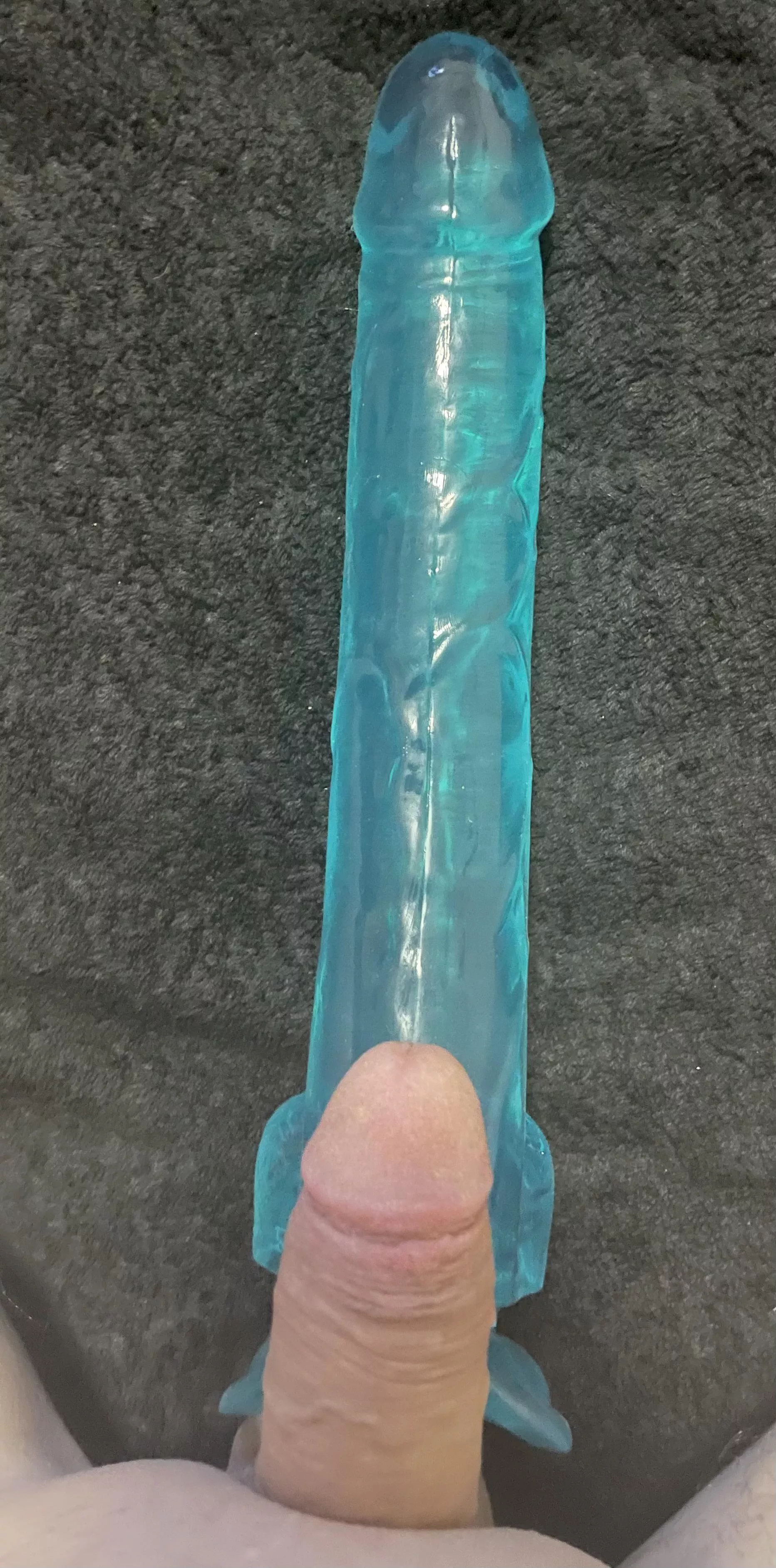 For every vote I’ll ride my huge dildo 5 minutes longer 😘