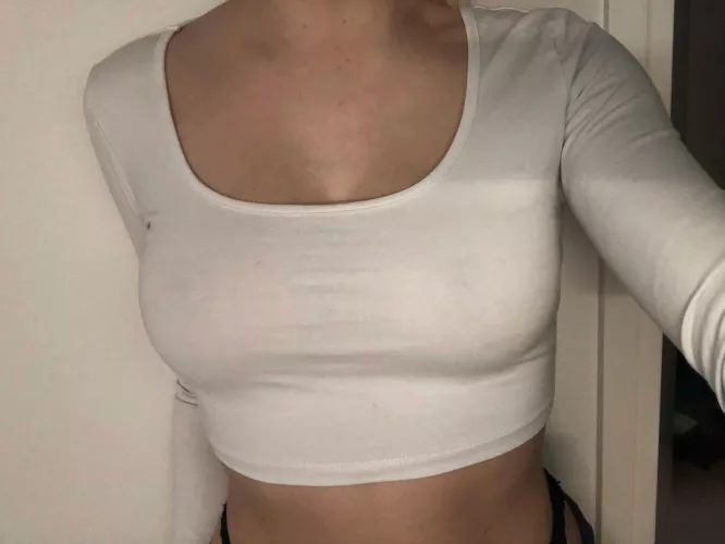 Forgot my bra 🫢 can you even tell?😉😉