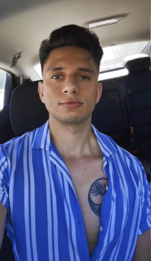 Fresh cut ✂️ and feeling extra latino in this shirt