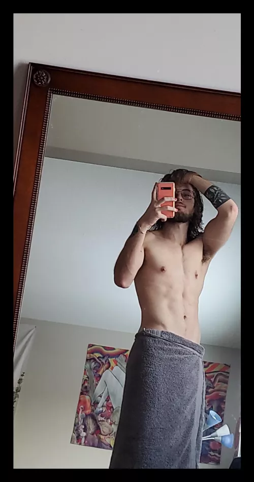 fresh out of the shower on my day off means play time 😋