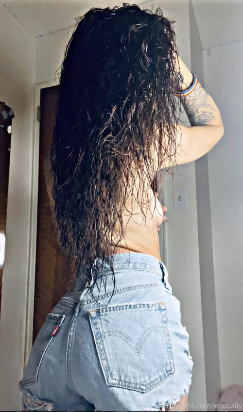 fresh out the shower 🤤😏😉