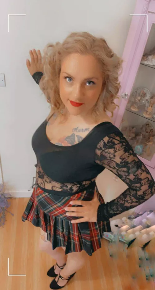 frisky Friday came and spank me soo hard