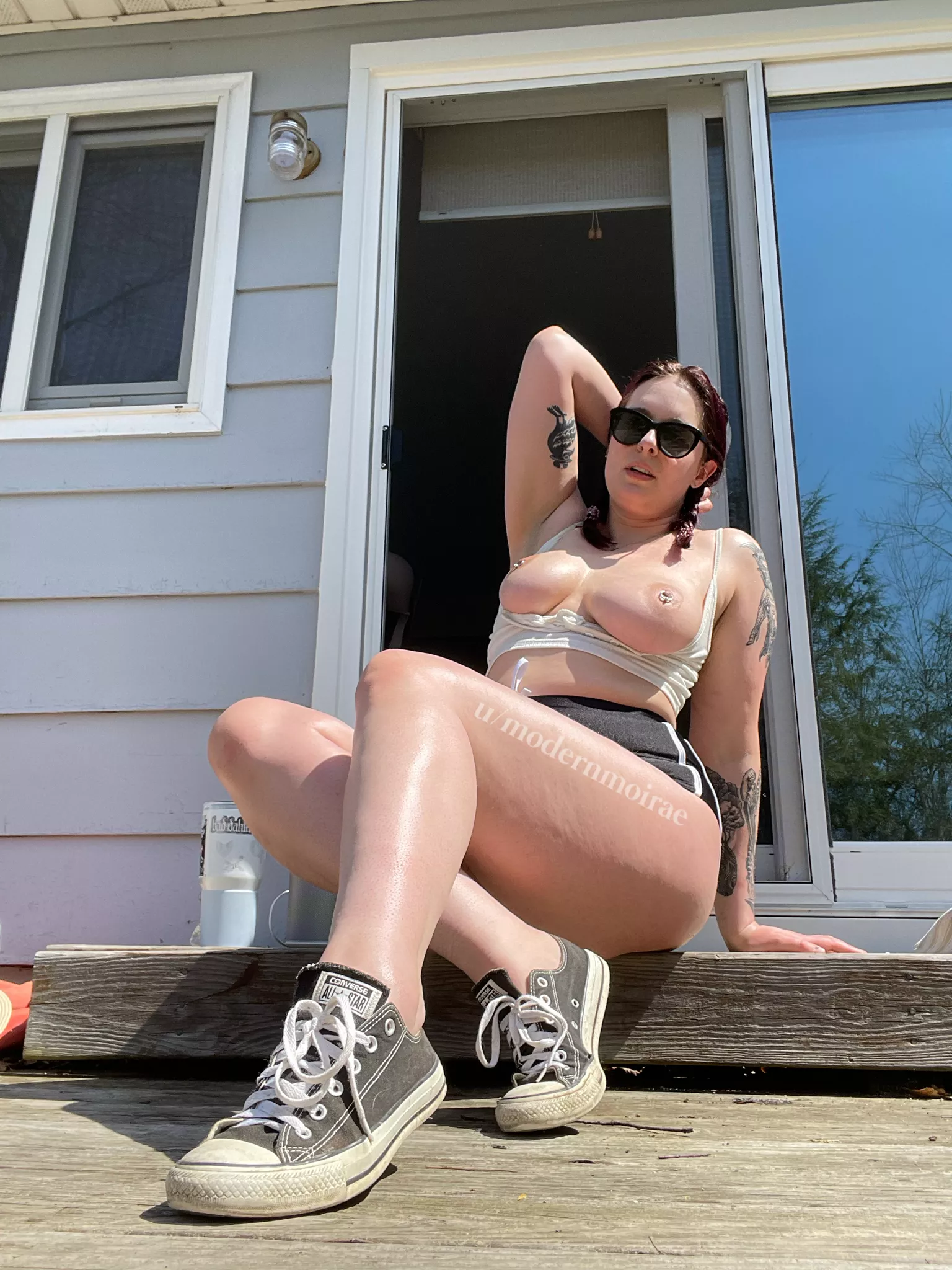 fuck yardwork come chill with me instead [f] 5’11”