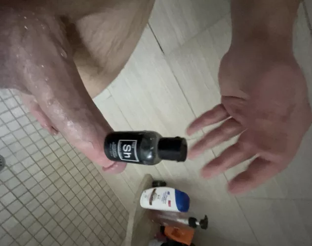 Fun way to do a comp. Travel shampoo, balanced. 😯