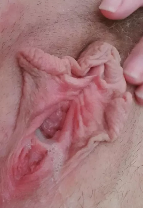 Gaping my pussy makes me wet