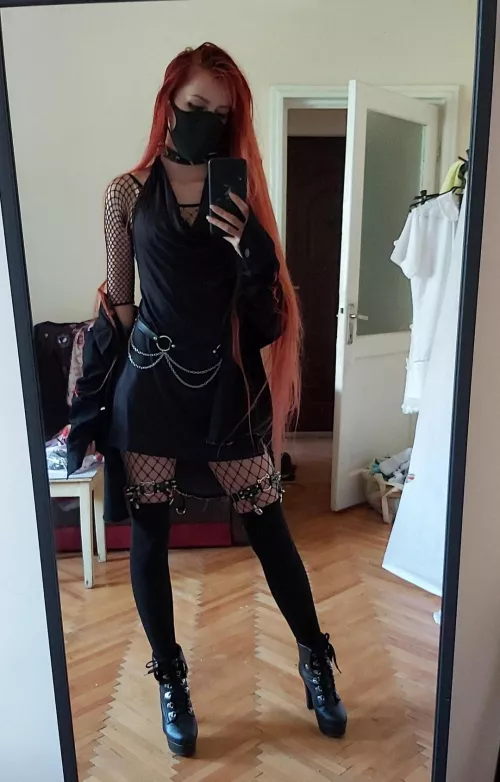 Getting ready for a whole photoset wearing this outfit ♡