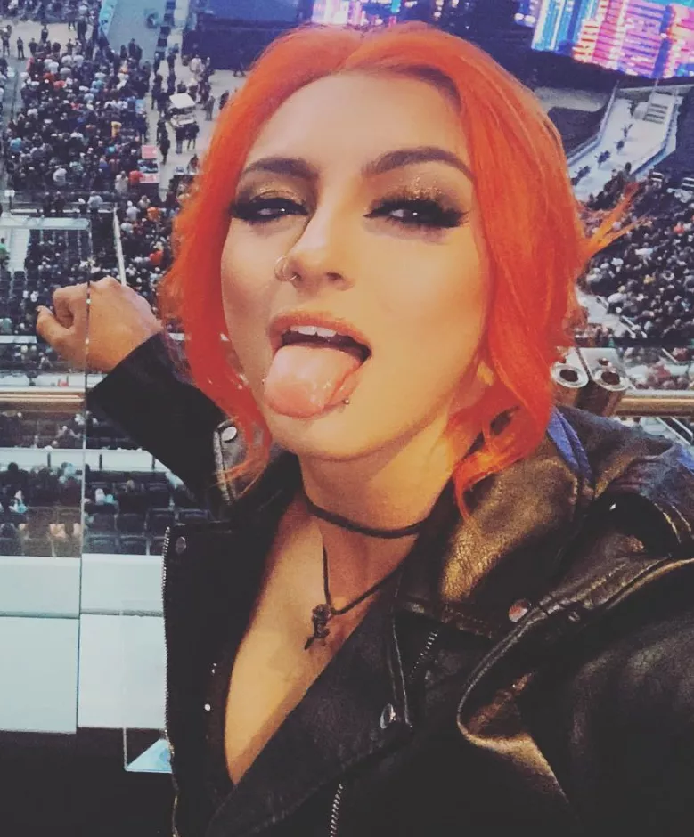 Gigi Dolin 👅